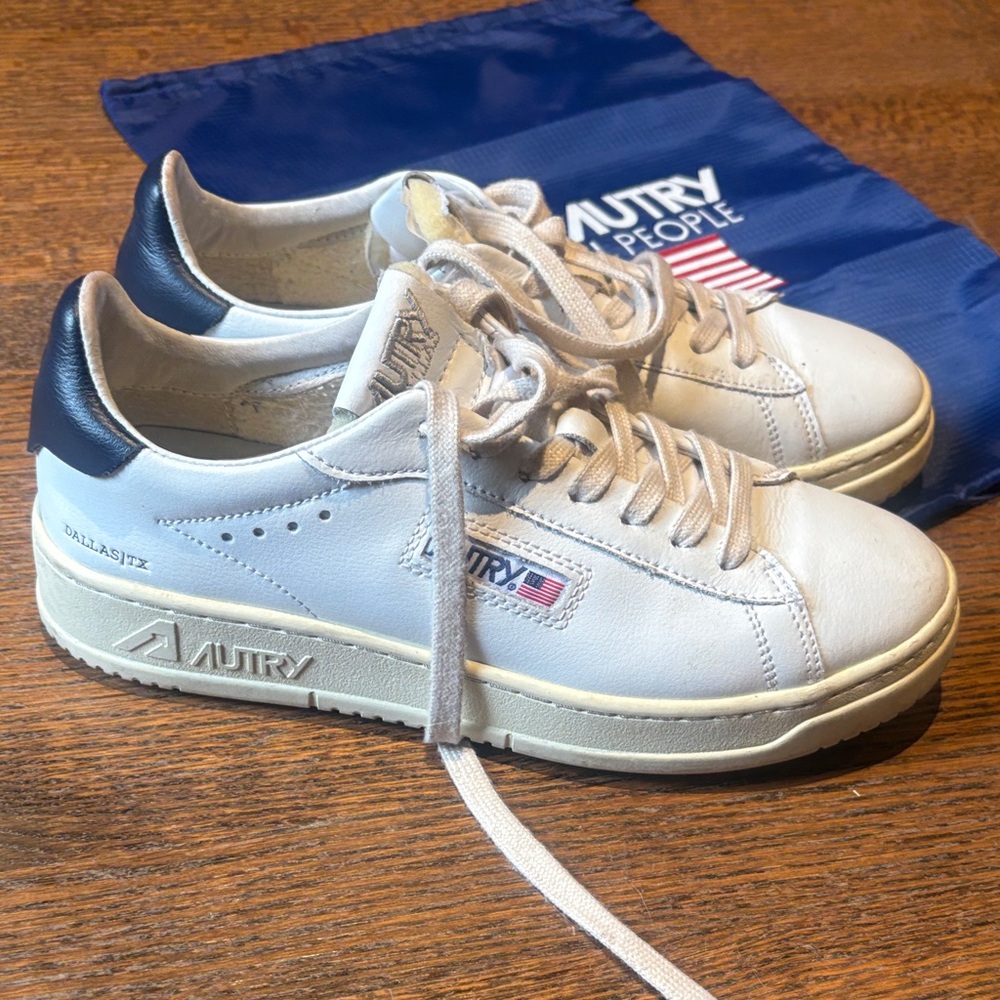 Autry Women's White and Blue Sneakers DALLAS